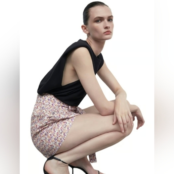 NWOT Zara Black Top with Floral High Waist Shorts - Picture 1 of 7